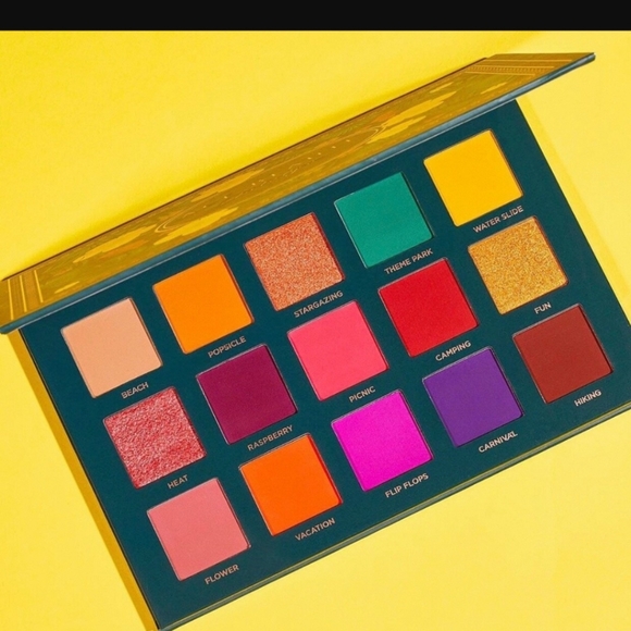 New Ace Beaute Nostalgia Eyeshadow Palette - Picture 2 of 4